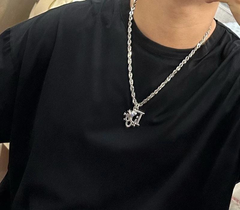 Trendsetting Christian Dior Necklaces 235760