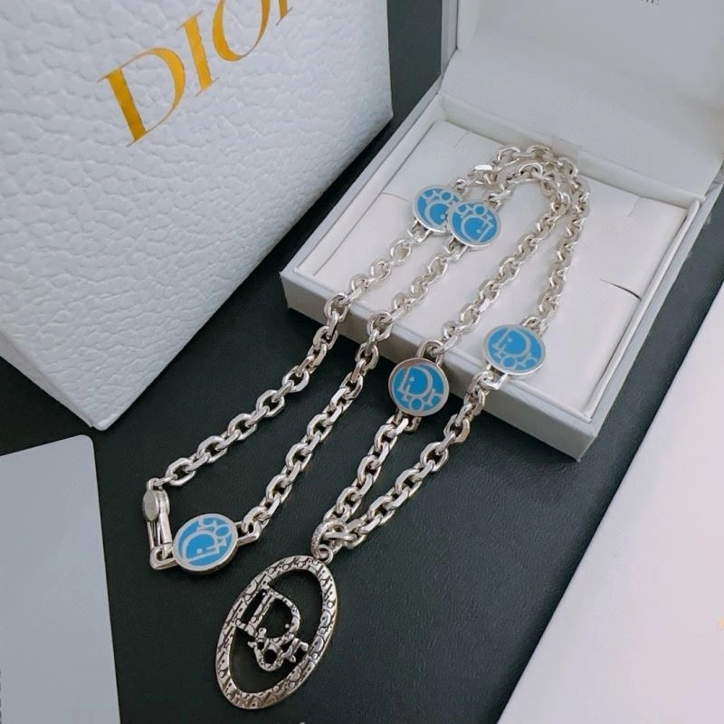 Compact Christian Dior Necklaces 235723