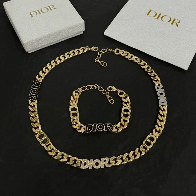 RelaxedFit Christian Dior Necklaces 235717