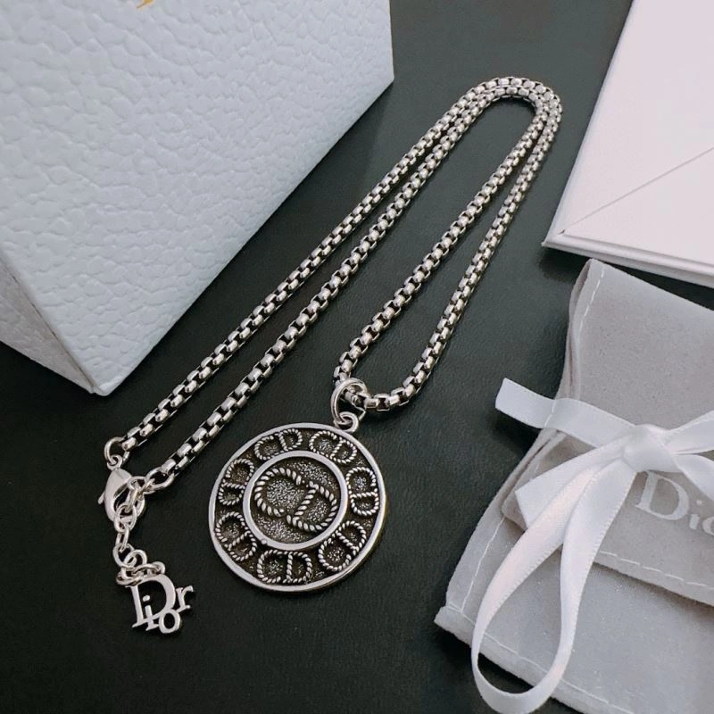 Snug Christian Dior Necklaces 235713