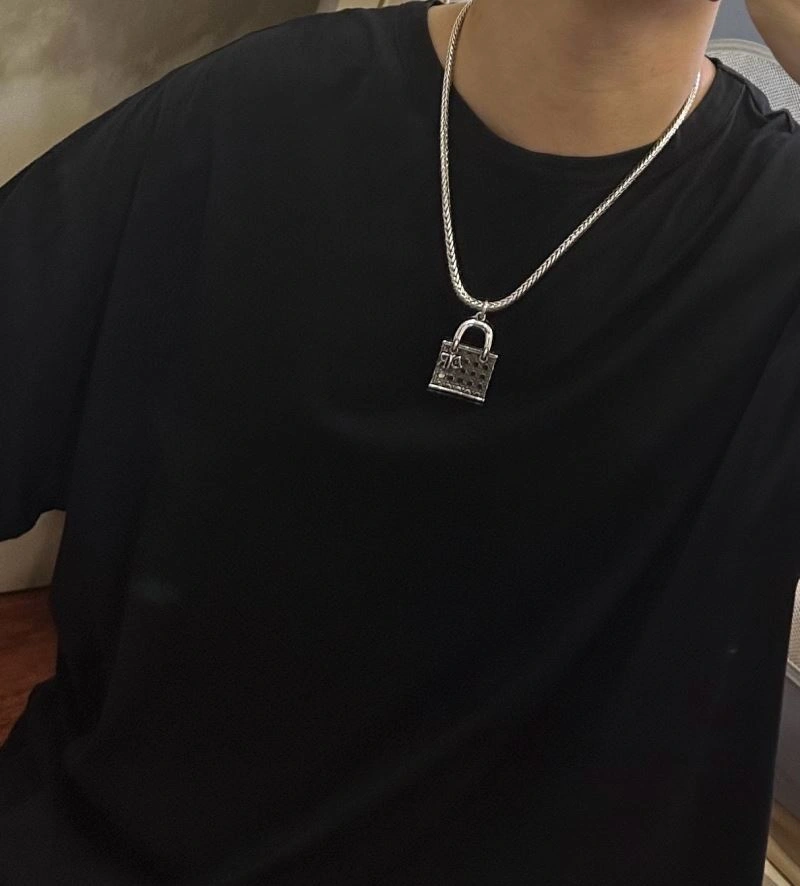 Christian Dior Necklaces Snug 235706
