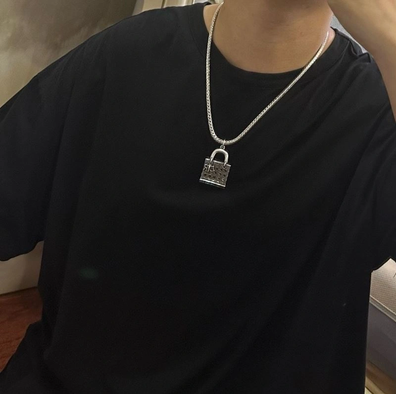Christian Dior Necklaces Snug 235706