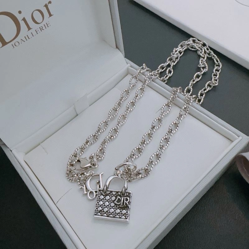 Christian Dior Necklaces SmoothTexture 235696