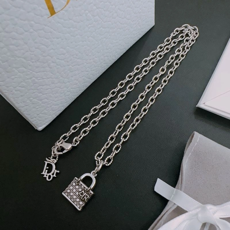 Christian Dior Necklaces SmoothTexture 235696