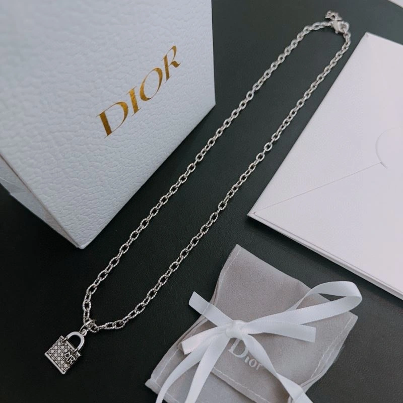 Christian Dior Necklaces SmoothTexture 235696