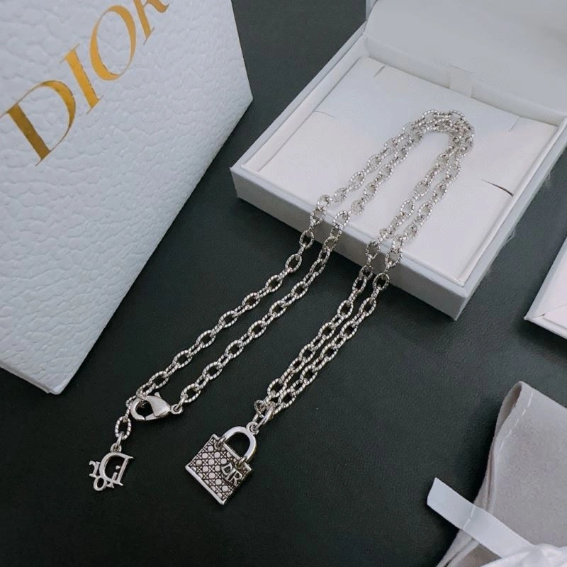 Christian Dior Necklaces SmoothTexture 235696