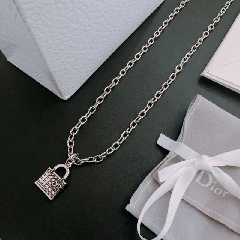 Christian Dior Necklaces SmoothTexture 235696