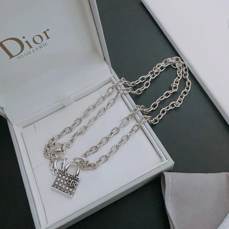 Christian Dior Necklaces SmoothTexture 235696