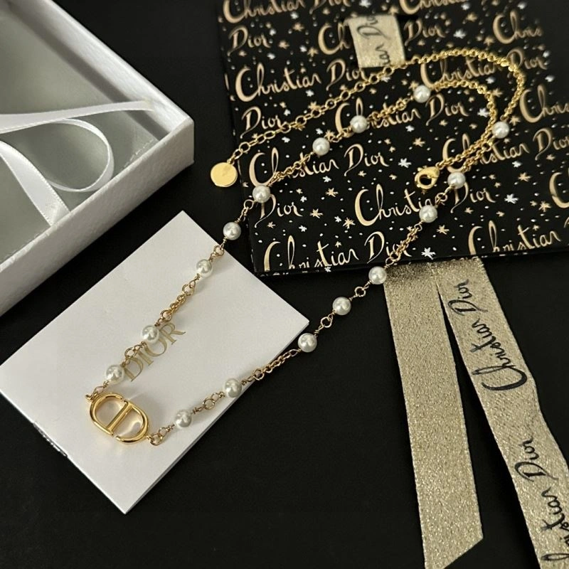 Soft Christian Dior Necklaces 236273