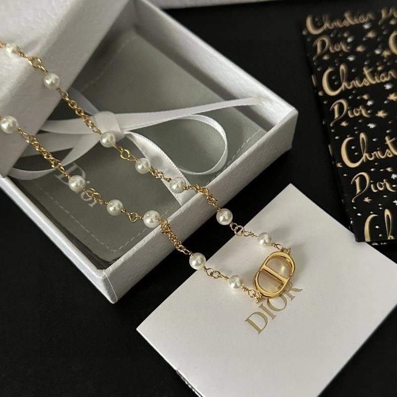 Soft Christian Dior Necklaces 236273