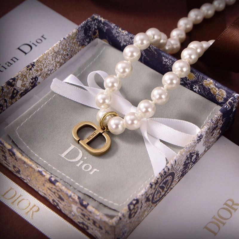 Reliable Christian Dior Necklaces 236251