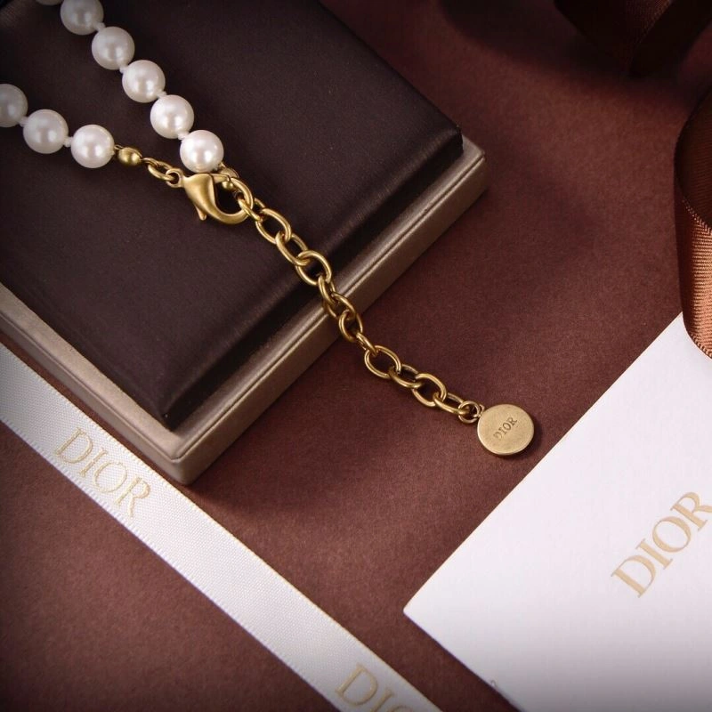 Reliable Christian Dior Necklaces 236251