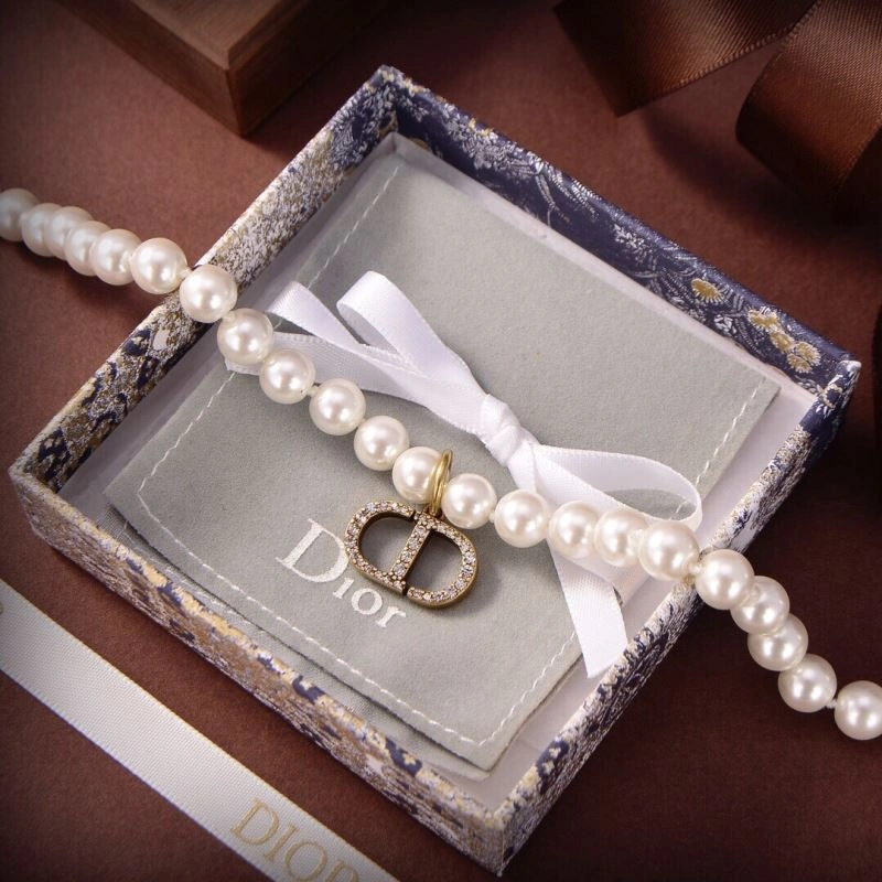 Reliable Christian Dior Necklaces 236251