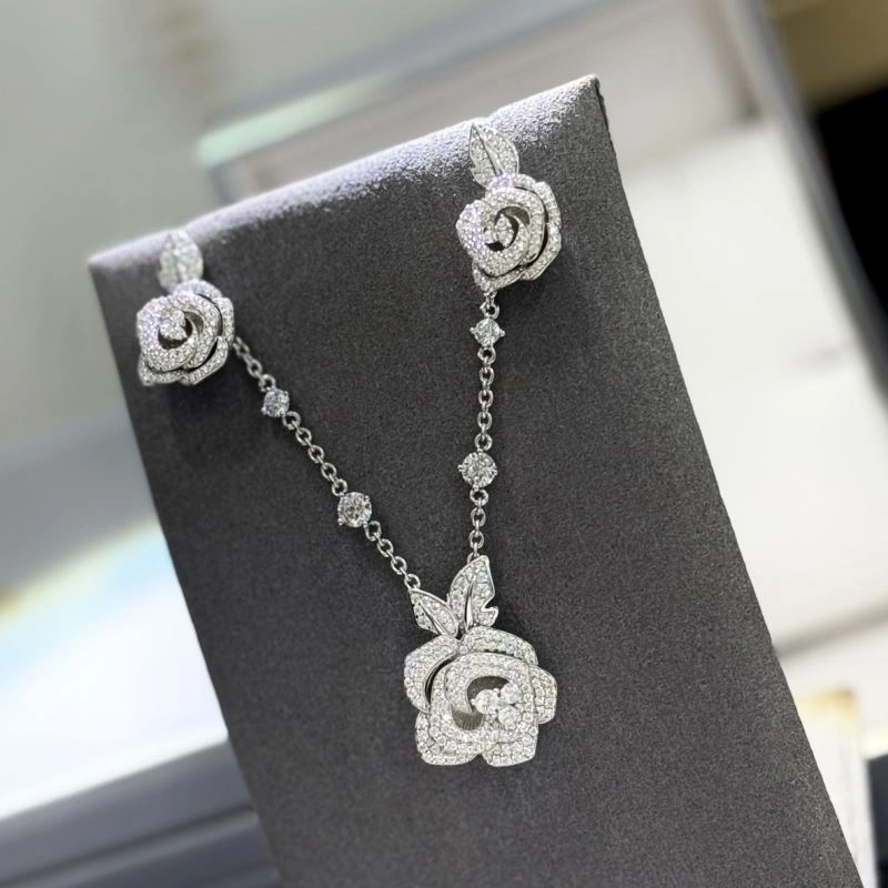 Lightweight Christian Dior Necklaces 236241