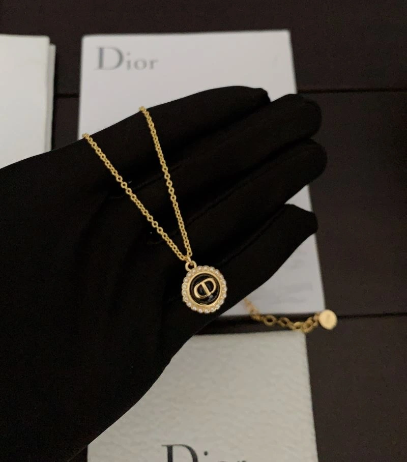 Comfortable Christian Dior Necklaces 236158