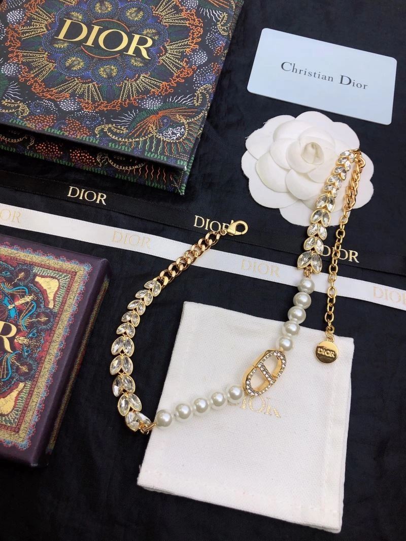 Christian Dior Necklaces Functional 236148