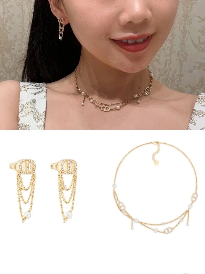 Minimalist Christian Dior Necklaces 236073