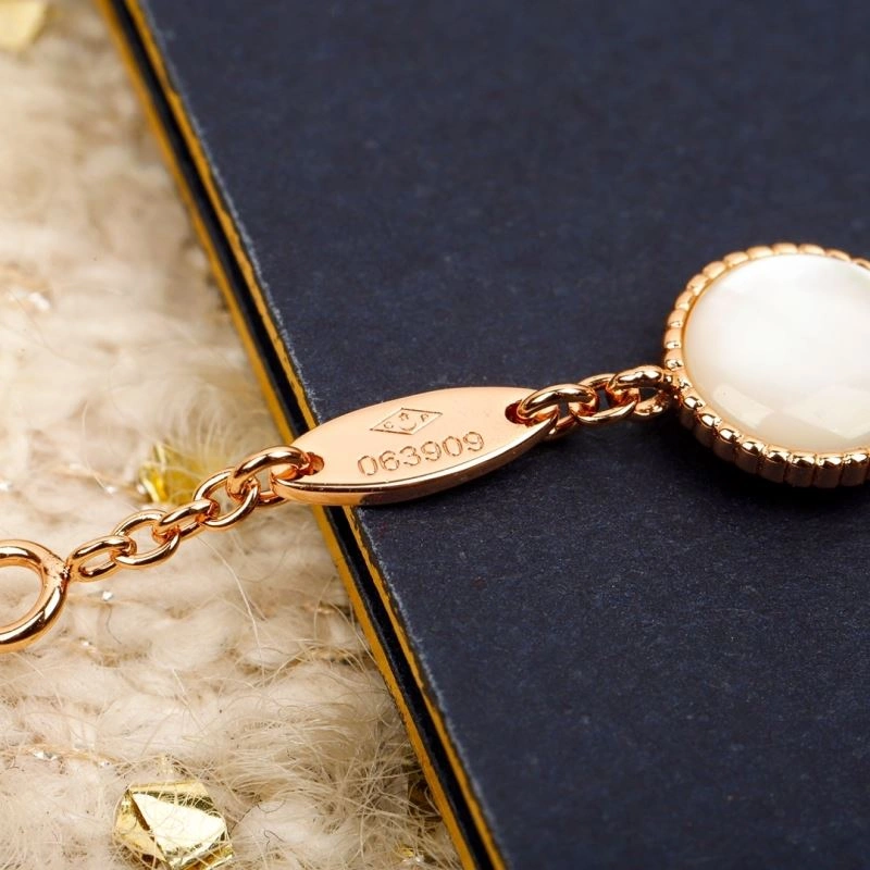 SmoothTexture Christian Dior Necklaces 236072