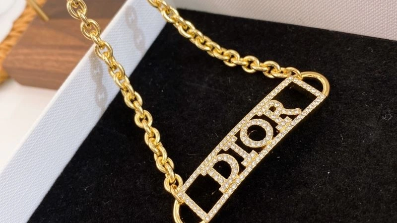 Refined Christian Dior Necklaces 235654
