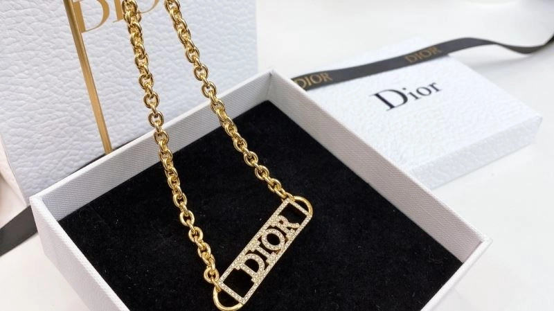 Refined Christian Dior Necklaces 235654