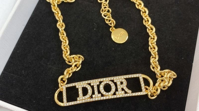 Refined Christian Dior Necklaces 235654