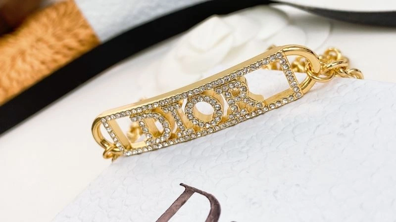 Refined Christian Dior Necklaces 235654