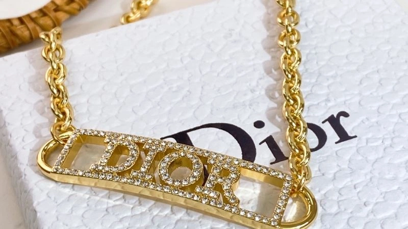 Refined Christian Dior Necklaces 235654