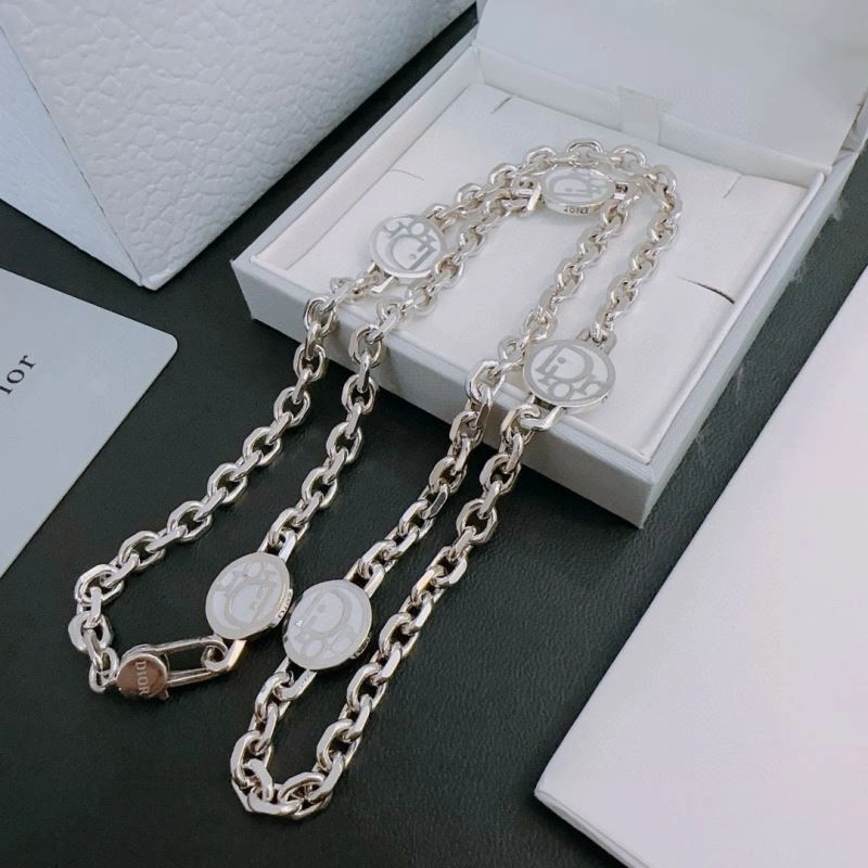 Functional Christian Dior Necklaces 235569