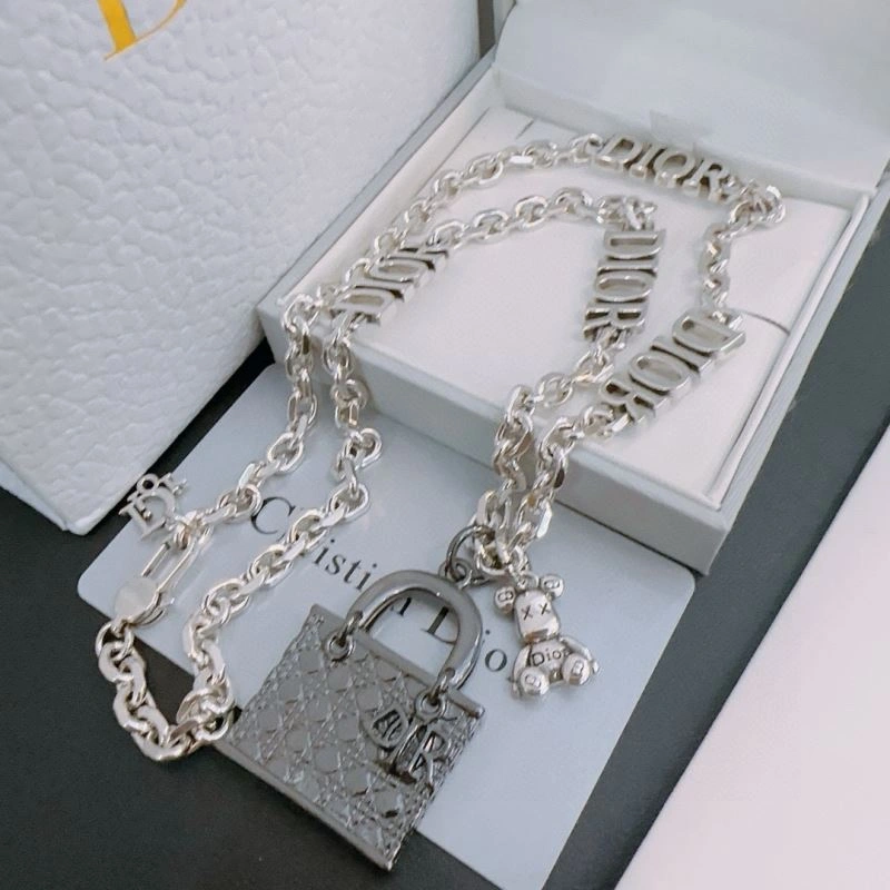 Christian Dior Necklaces Seasonal 235563
