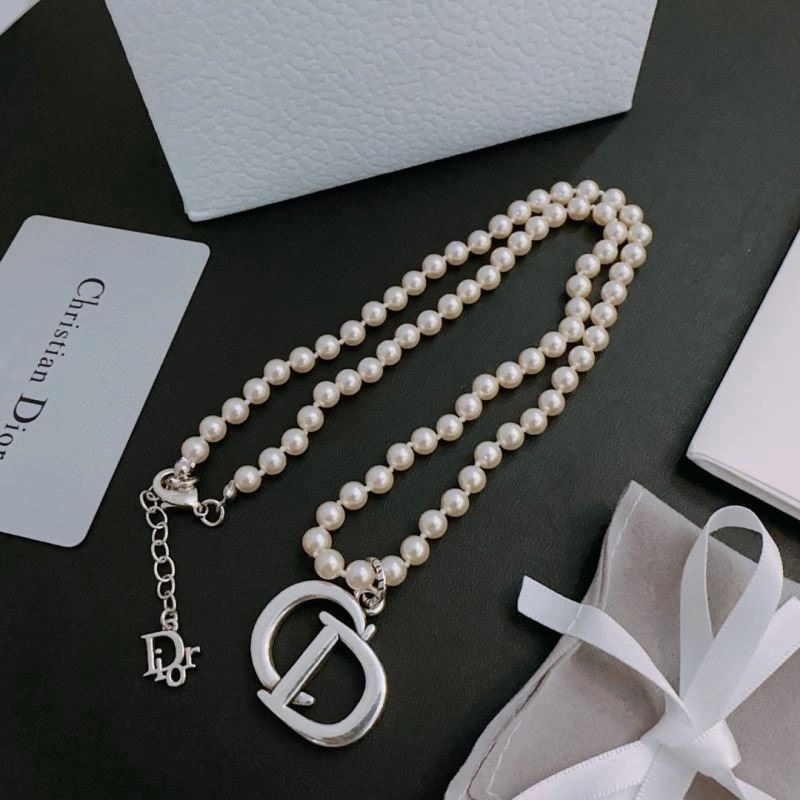 UrbanStyle Christian Dior Necklaces 235513