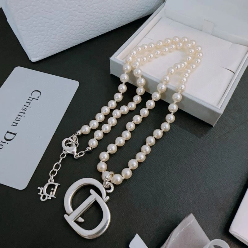 UrbanStyle Christian Dior Necklaces 235513