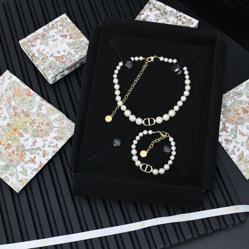 Chic Christian Dior Necklaces 235493