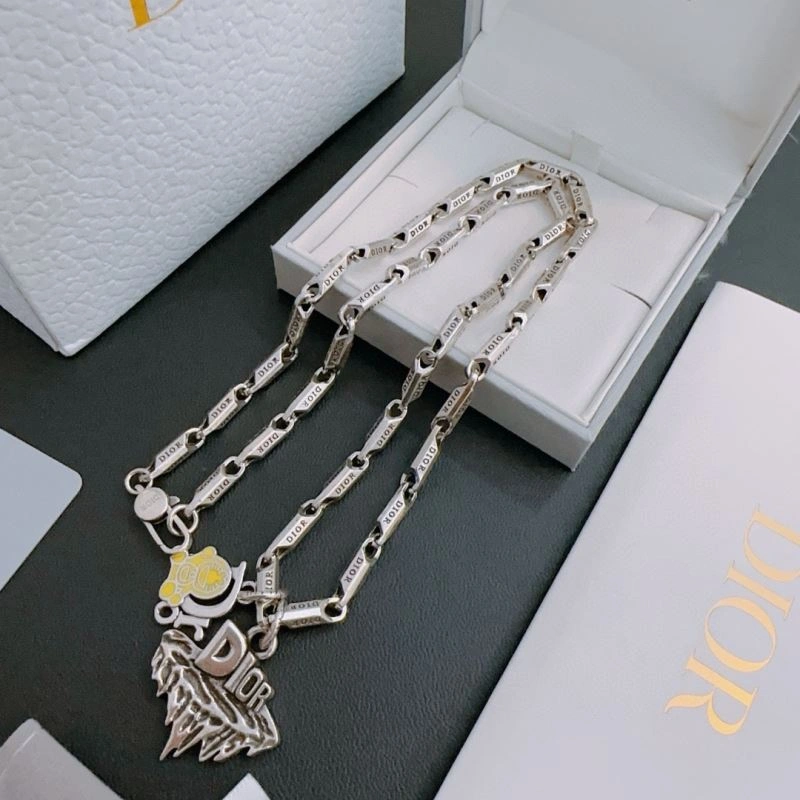 Trendsetting Christian Dior Necklaces 235478