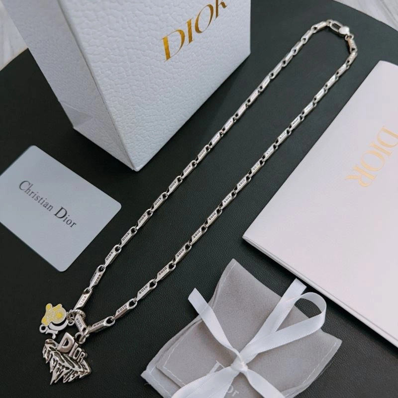 Trendsetting Christian Dior Necklaces 235478