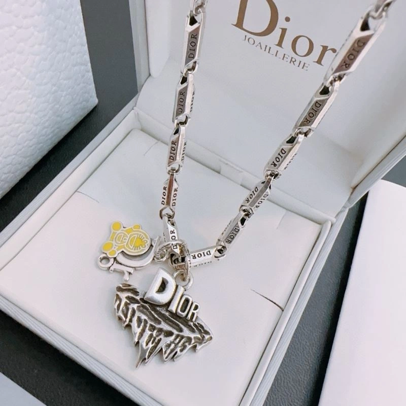 Trendsetting Christian Dior Necklaces 235478