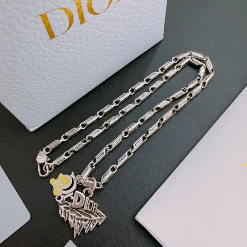 Trendsetting Christian Dior Necklaces 235478
