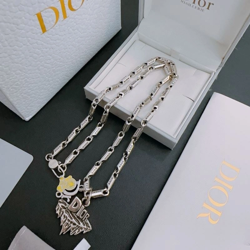 Trendsetting Christian Dior Necklaces 235478