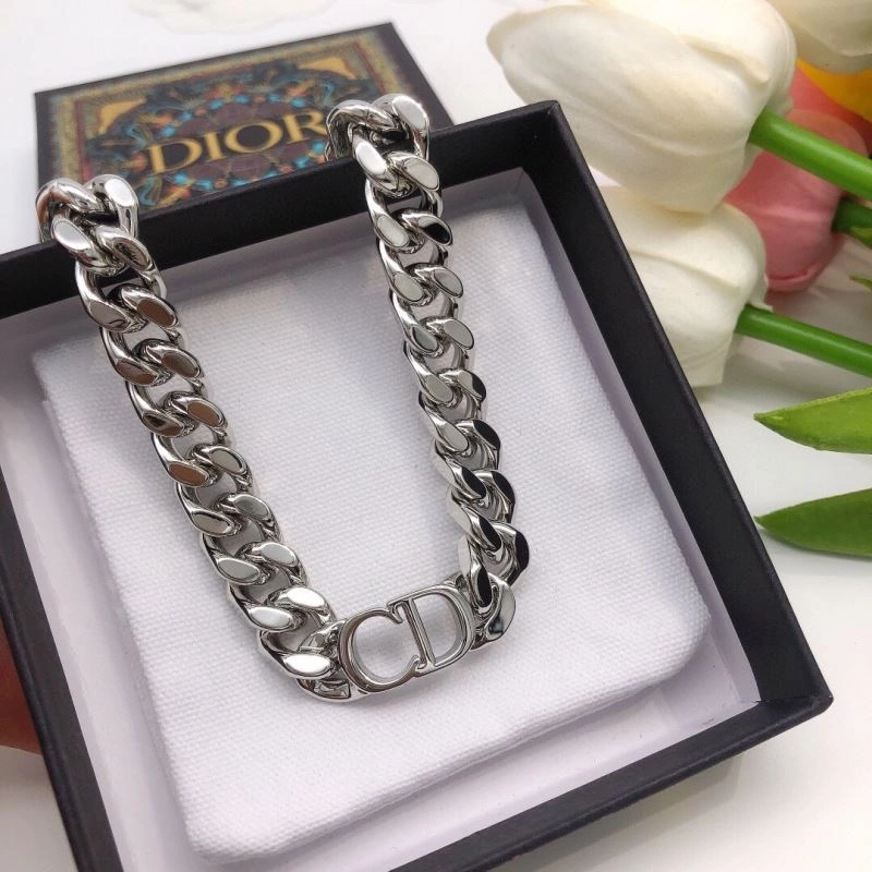 UrbanStyle Christian Dior Necklaces 235464