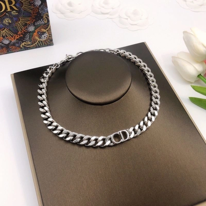UrbanStyle Christian Dior Necklaces 235464