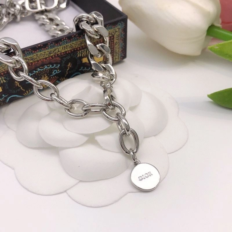 UrbanStyle Christian Dior Necklaces 235464