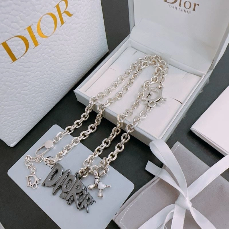 Comfortable Christian Dior Necklaces 235470