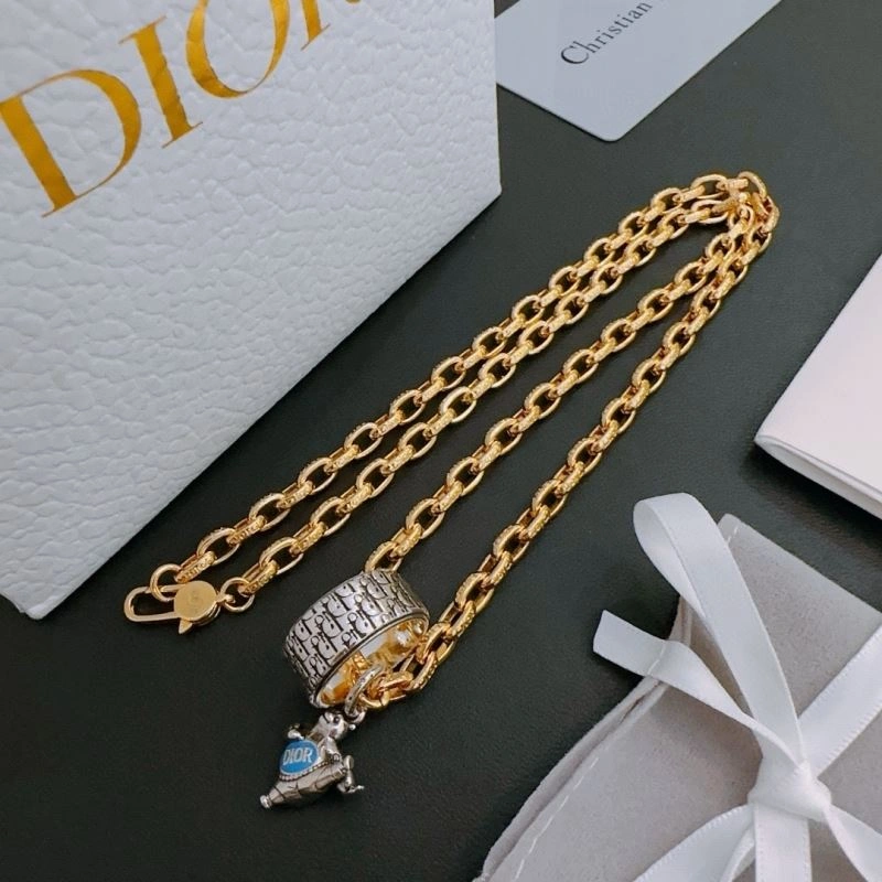 Seasonal Christian Dior Necklaces 235456