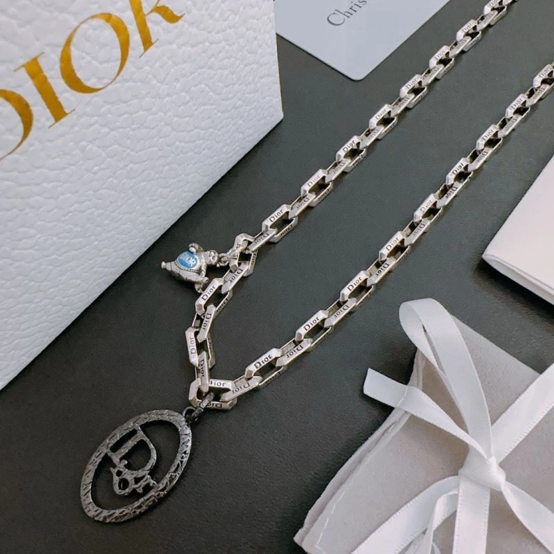 Sleek Christian Dior Necklaces 235460