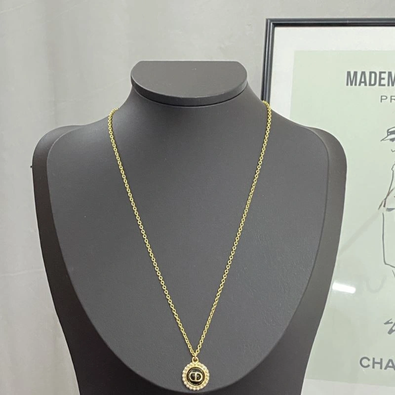 Christian Dior Necklaces Elegant 235430