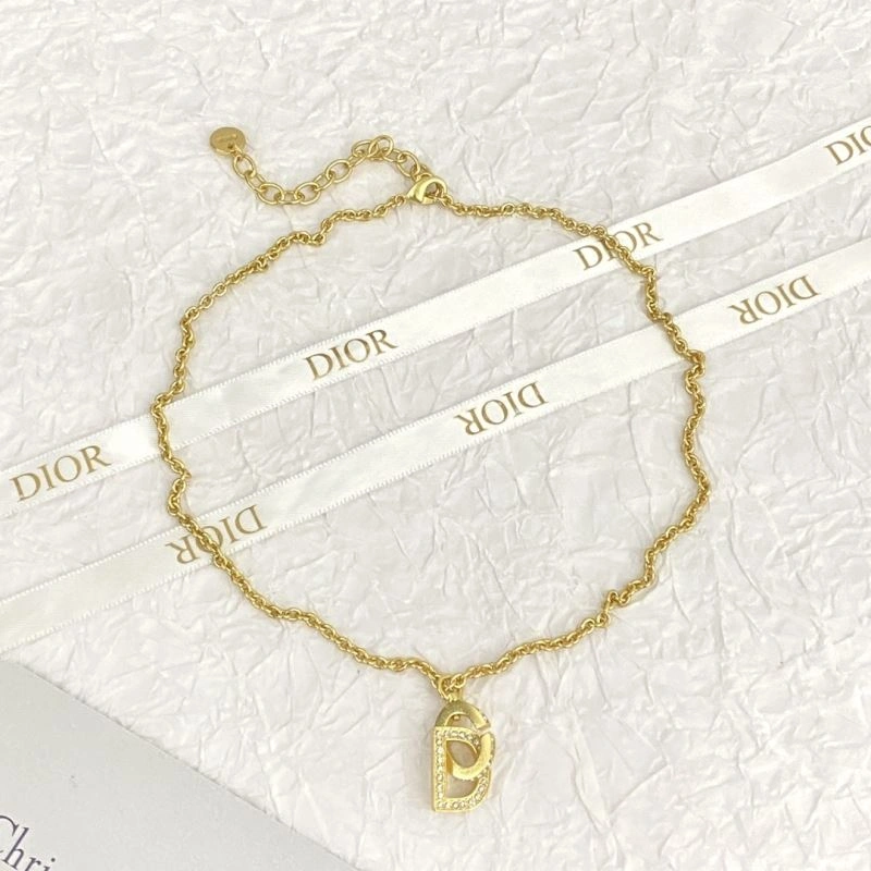 Soft Christian Dior Necklaces 235439