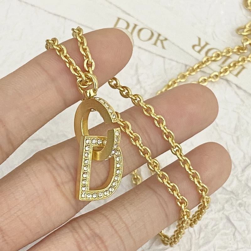 Soft Christian Dior Necklaces 235439