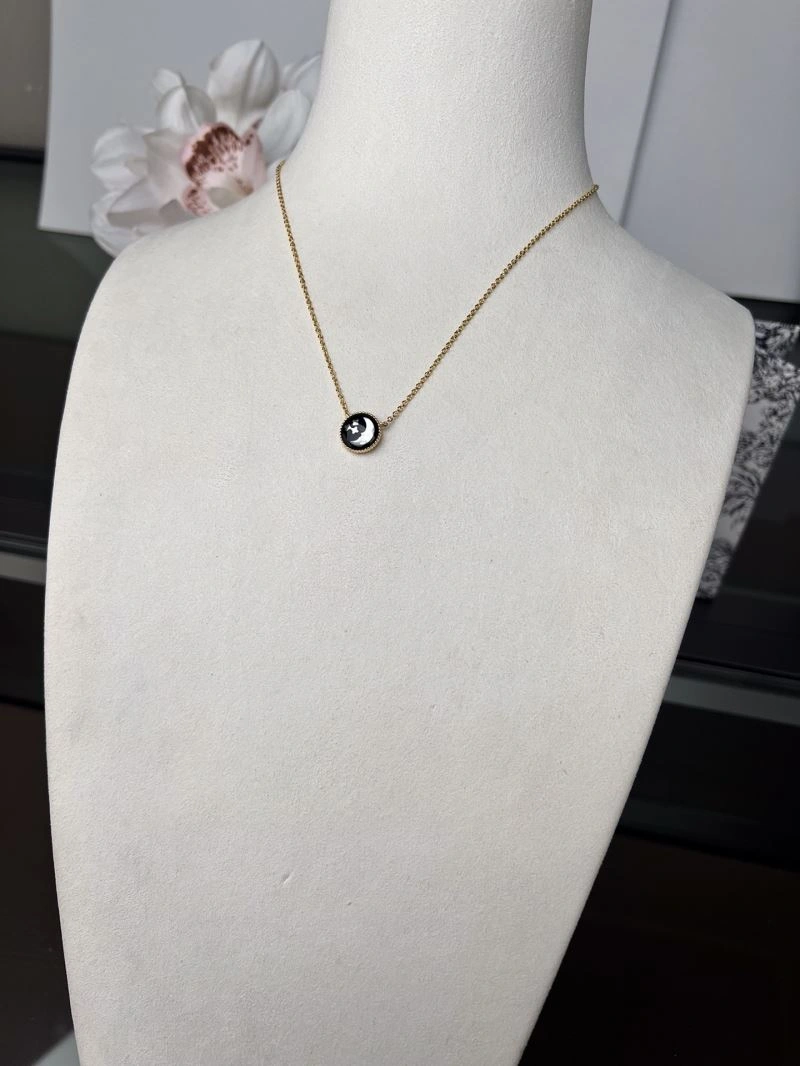 EyeCatching Christian Dior Necklaces 235438