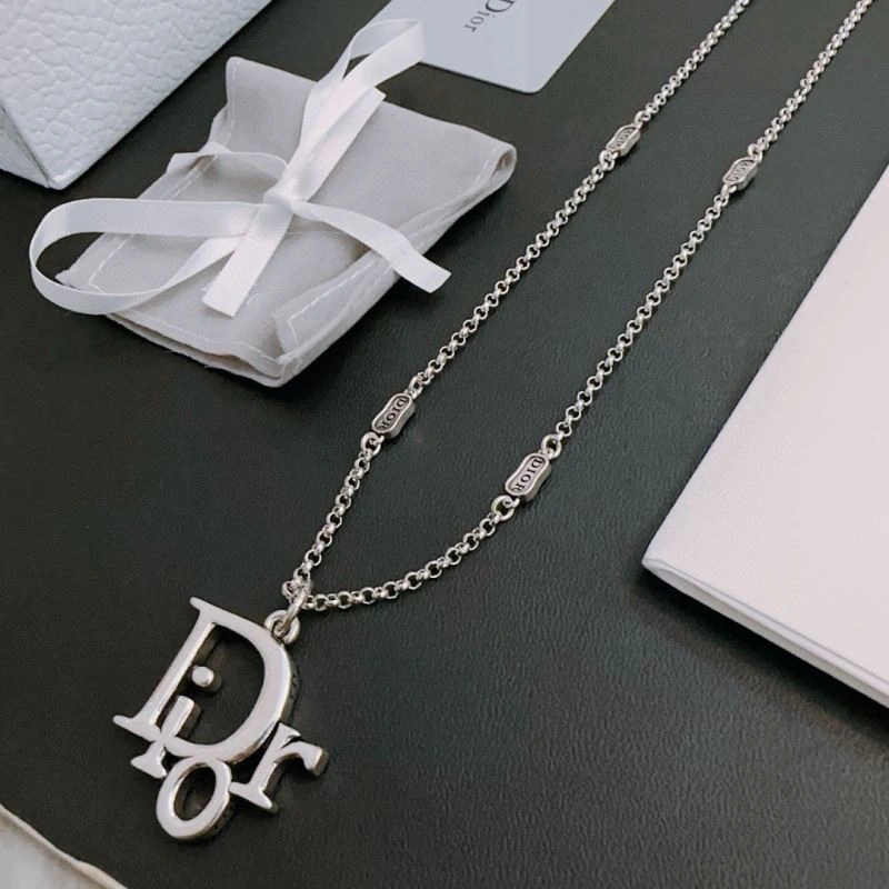 Christian Dior Necklaces Modern 235335