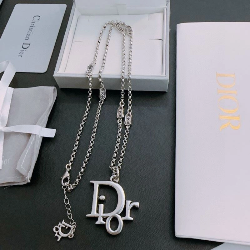 Christian Dior Necklaces Modern 235335