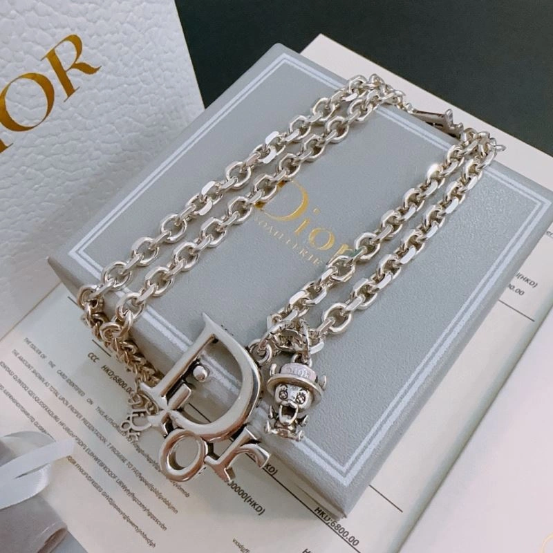 UrbanStyle Christian Dior Necklaces 235229